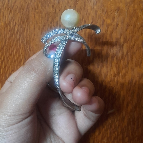 Diamond Pearl Brooch - Picture 3 of 4